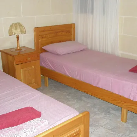 Attard Seafront 3 In Marsalforn Apartament *